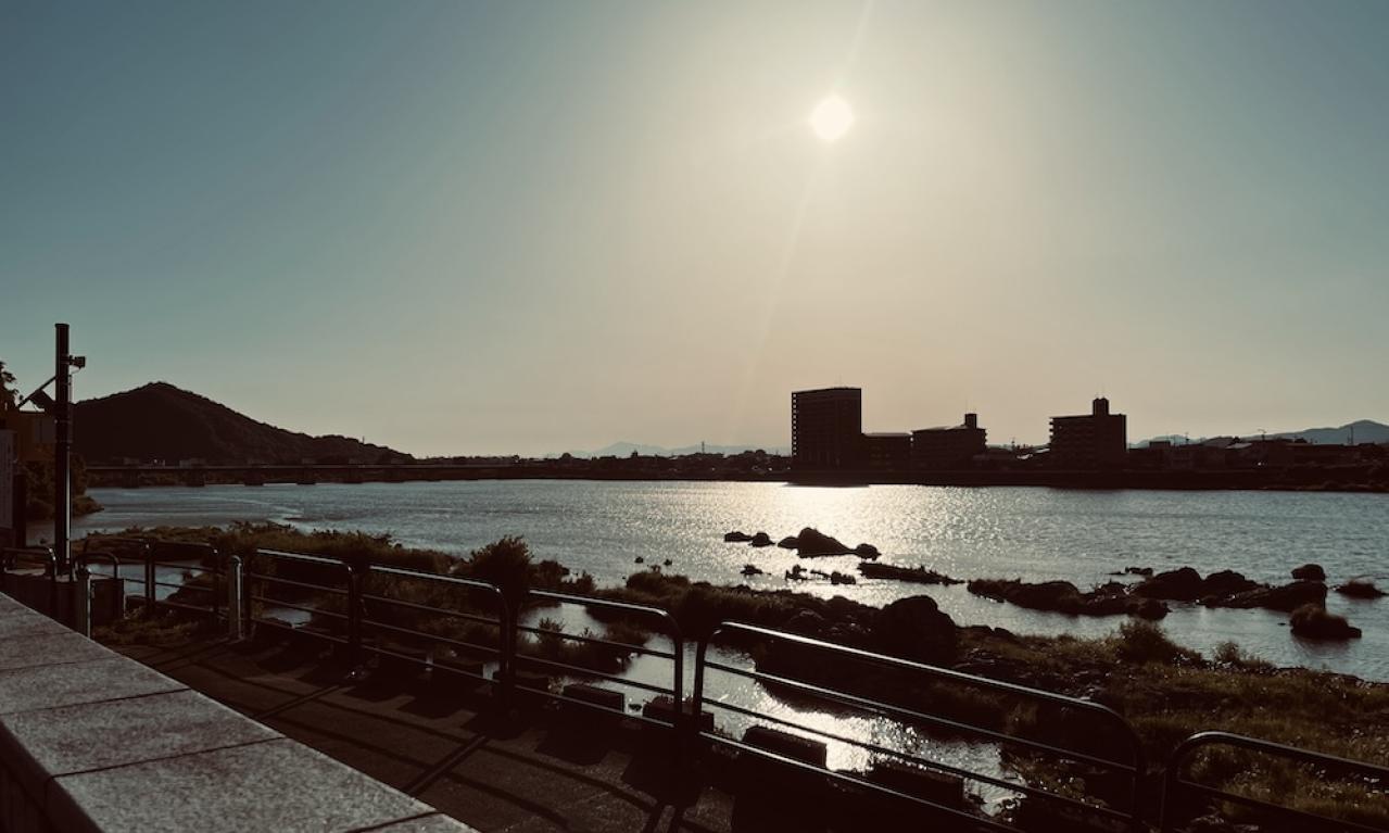 「これからどうしよう」と考えていた当時の私の心情を表すような景色。