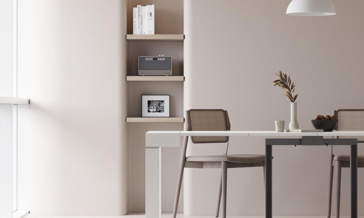 「もう限界」と思って、椅子に座って使えるテーブルを導入